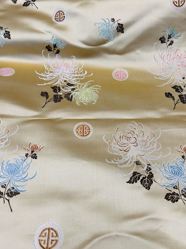 Beautiful Vintage Japanese Fabric 75cm Wide X 490cm Long - Picture 2 of 3