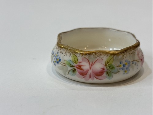 Vintage O & E G Royal Austria Hand Painted Scalloped Salt Cellar 1.5 " Dia. - Picture 6 of 17