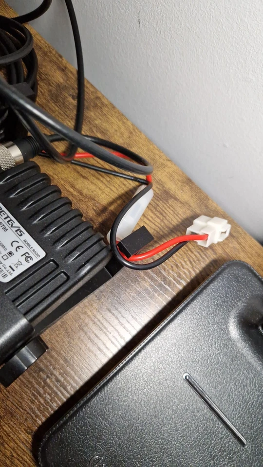 Retevis RT95 Ham Radio Transceiver with Dual Band Antenna For Car/Truck/Bench - Image 4 of 4