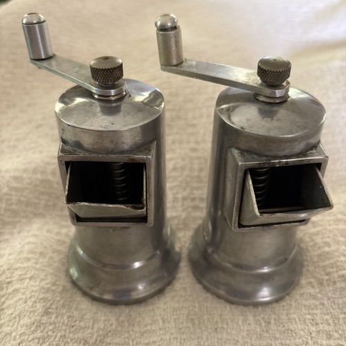 Paar Vintage Aluminium PERFEX Salz & Pfeffermühlen um 1950 Made in France