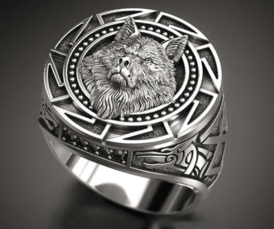 Rise of the Wolf: Vintage Relief Ancient Wolf Head Ring for Men - Viking Gothic 