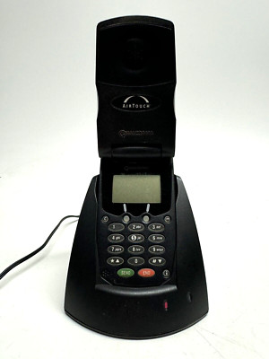 VINTAGE RARE QUALCOMM AIRTOUCH FOLDING CELL PHONE FOR PARTS