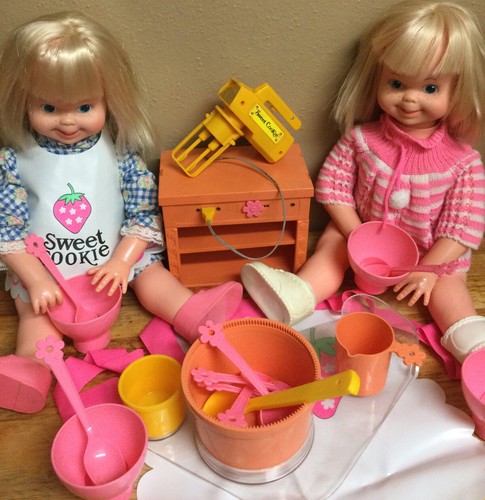 Vintage 2 Sweet Cookie Cooking Doll (s) w/ Accessories Hasbro 1972 Tested Works - Picture 12 of 12