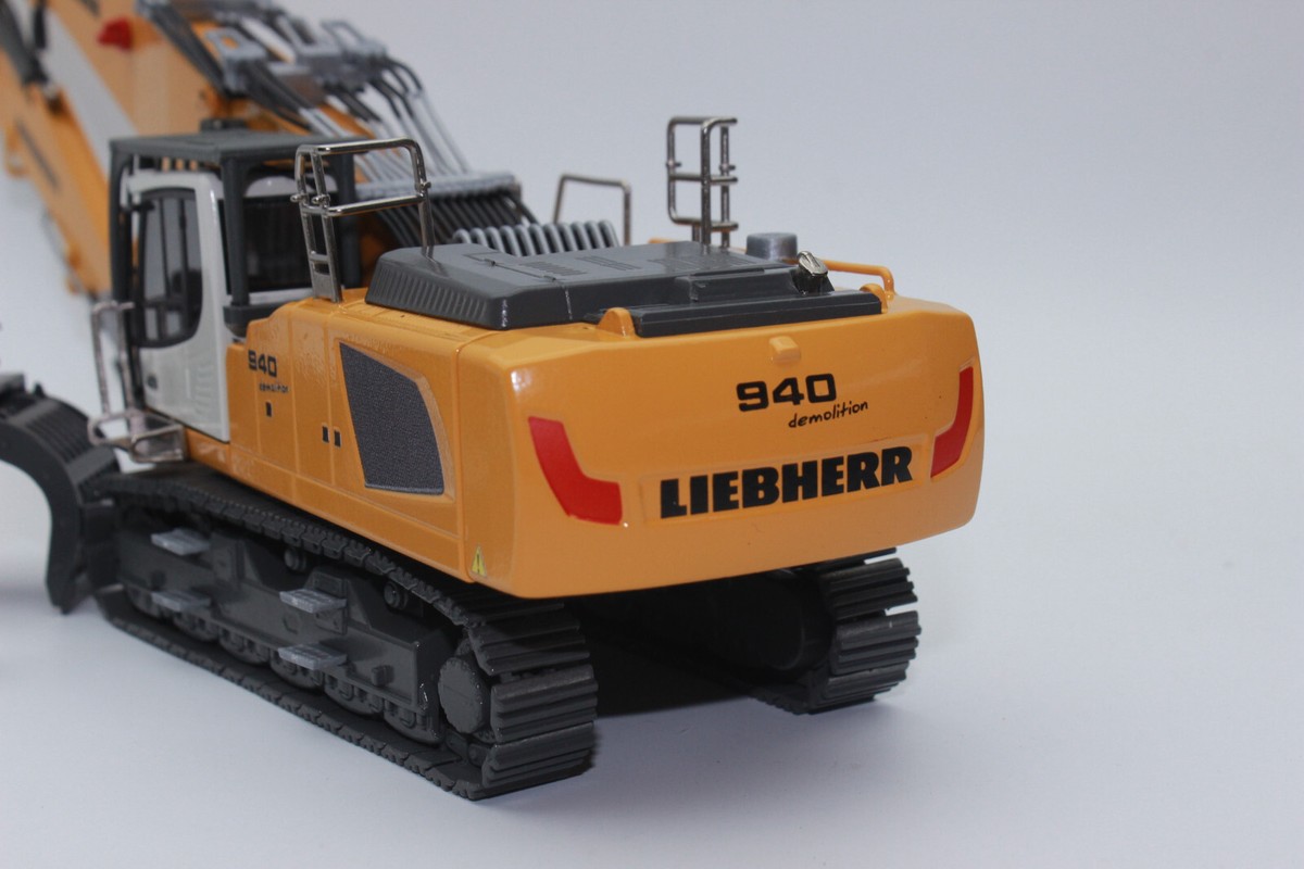 Conrad 2222 Liebherr R 940 Demolition Excavator 1:50 Boxed Conrad 2222 Liebherr R 940 Demolition Excavator 1:50 Boxed