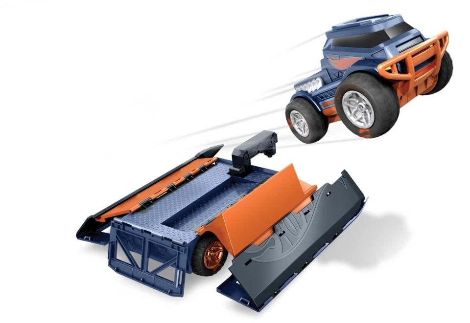 Hot Wheels R/C Trick Truck Transforming Stunt Park Vehicle ~~ BRAND NEW ~~ - Image 3 of 4