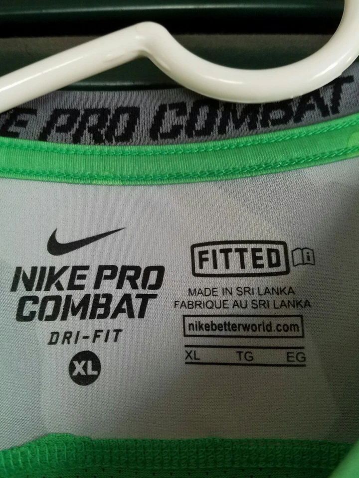 NIKE PRO COMBAT SIZE YOUTH XL MINT CONDITION  - Image 3 of 4