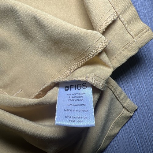 FIGS Technical Collection Light Gold Scrub Top Women’s Size Medium Casma Top - Picture 8 of 8