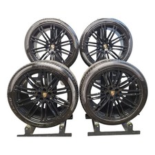 Porsche Macan 95B 21" GTS Alloy Wheels & Pirelli Tyres Set