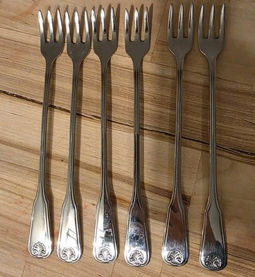 WM A ROGERS c1991 COLONIAL MOOD DELUXE STAINLESS 6 PLACE/ SHRIMP FORKS