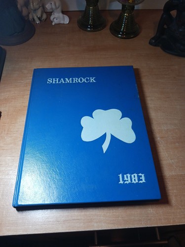 REDFORD CATHOLIC CENTRAL 1983 ANUARIO DE SECUNDARIA REDFORD MI - Imagen 1 de 7