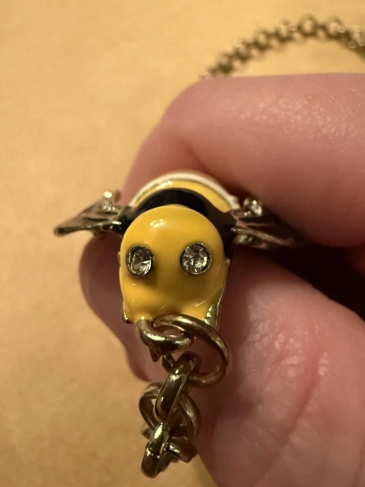 黄色和黑色花卉和蜜蜂服装珠宝金色项链带水钻 — 第 2/4 张图片