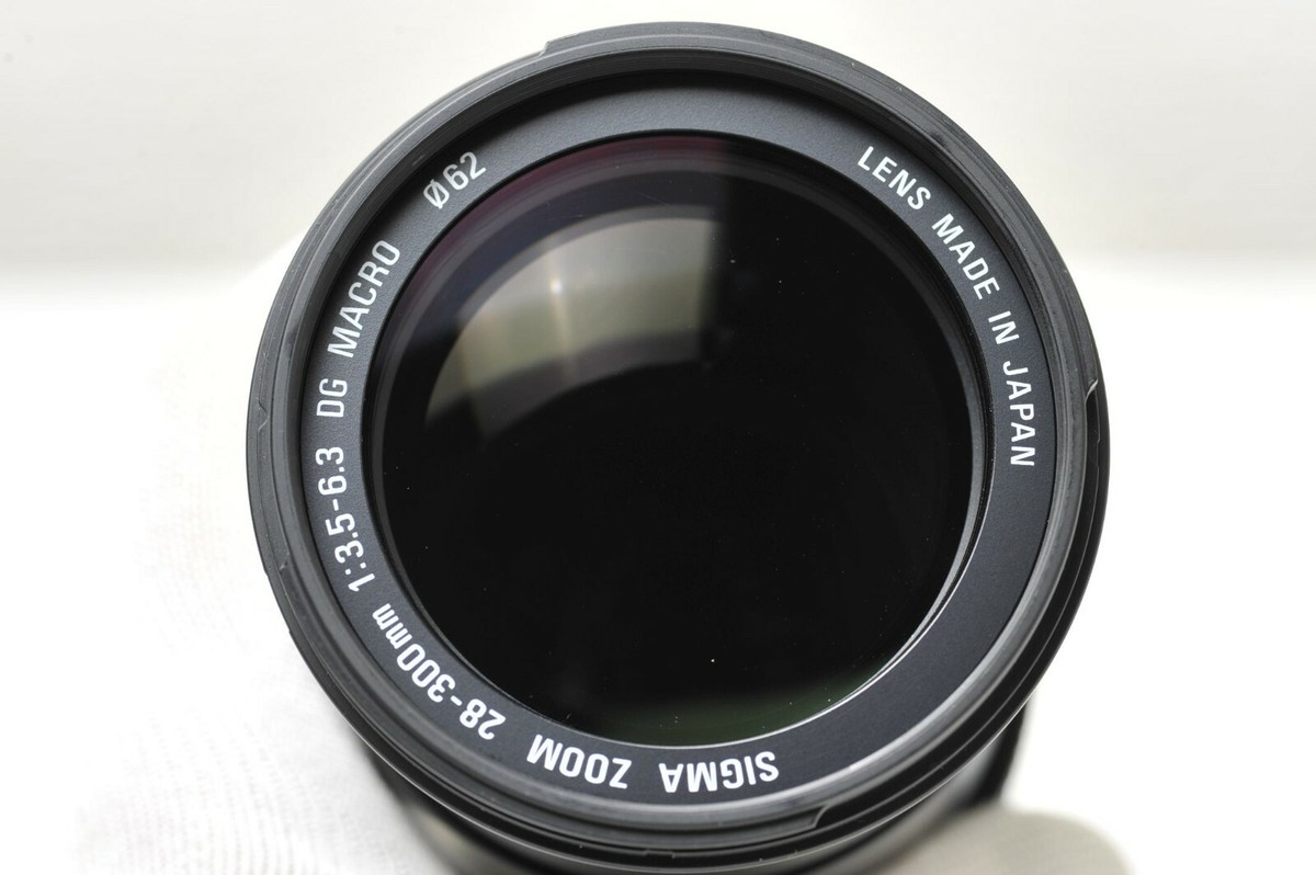 Sigma 28-300mm F3.5-6.3 DG Macro AF for Minolta/Sony w/Hood Sigma 28-300mm F3.5-6.3 DG Macro AF for Minolta/Sony w/Hood