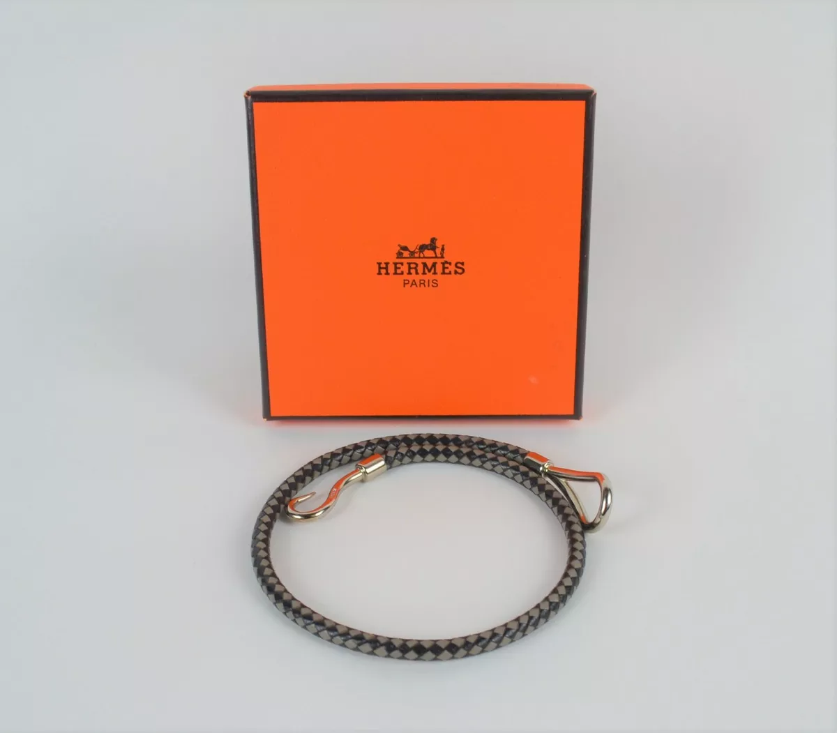 Hermès collier ras de coup hermes Bracelet 400103 | FonjepShops | HERMES  OKelly Choker Bracelet Z Stamped Swift Black SHW