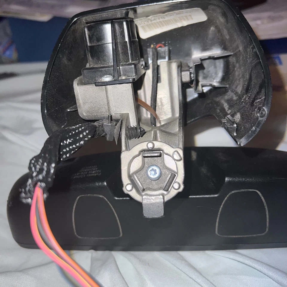 2019-2023 Dodge RAM 2500 interior Rear View Mirror auto High Beam auto Dimming - Image 3 of 4