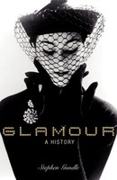 Glamour A History Stephen Gundle Taschenbuch Kartoniert / Broschiert Englisch