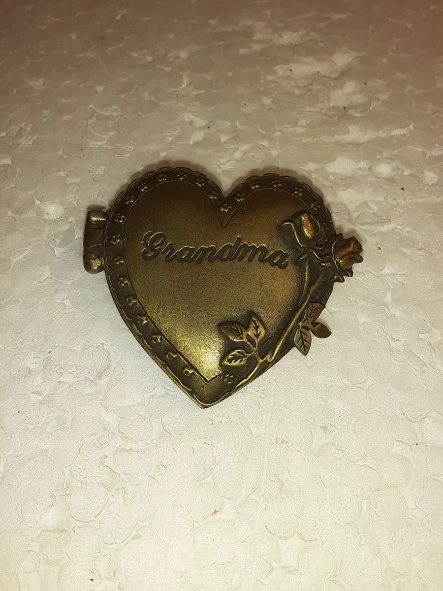 Grandma brooch 2024