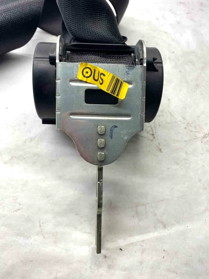 2005 BMW 330I Rear Seat Belt Lap & Shoulder Belt Right Passenger Side G - Изображение 3 из 4