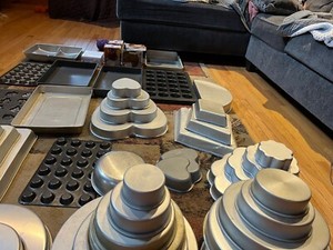 Used Wilton Ovencraft Baking Rectangle cake pan 12x18x2 inch square corners