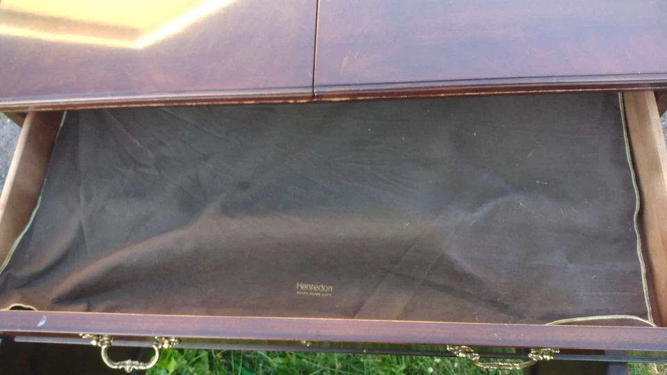 Aparador de servidor Henredon Rittenhouse Square Chippendale gabinete de barra de caoba Foto 4 de 4