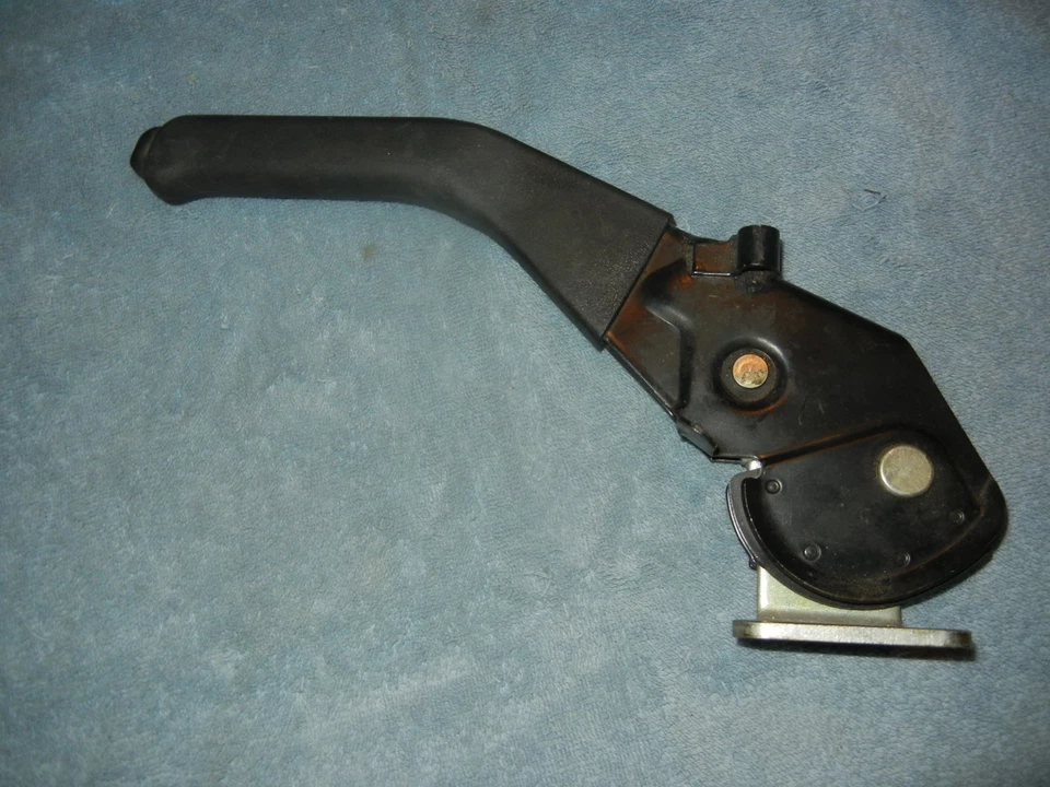 SAAB 9000 E Brake / Parking Brake Assembly 8956179 S1 - Image 2 of 4