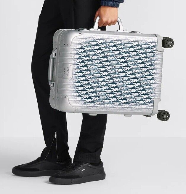 DIOR AND RIMOWA carry-on luggage 550 x 400x 230 mm 35L new DIOR AND RIMOWA carry-on luggage 550 x 400x 230 mm 35L new