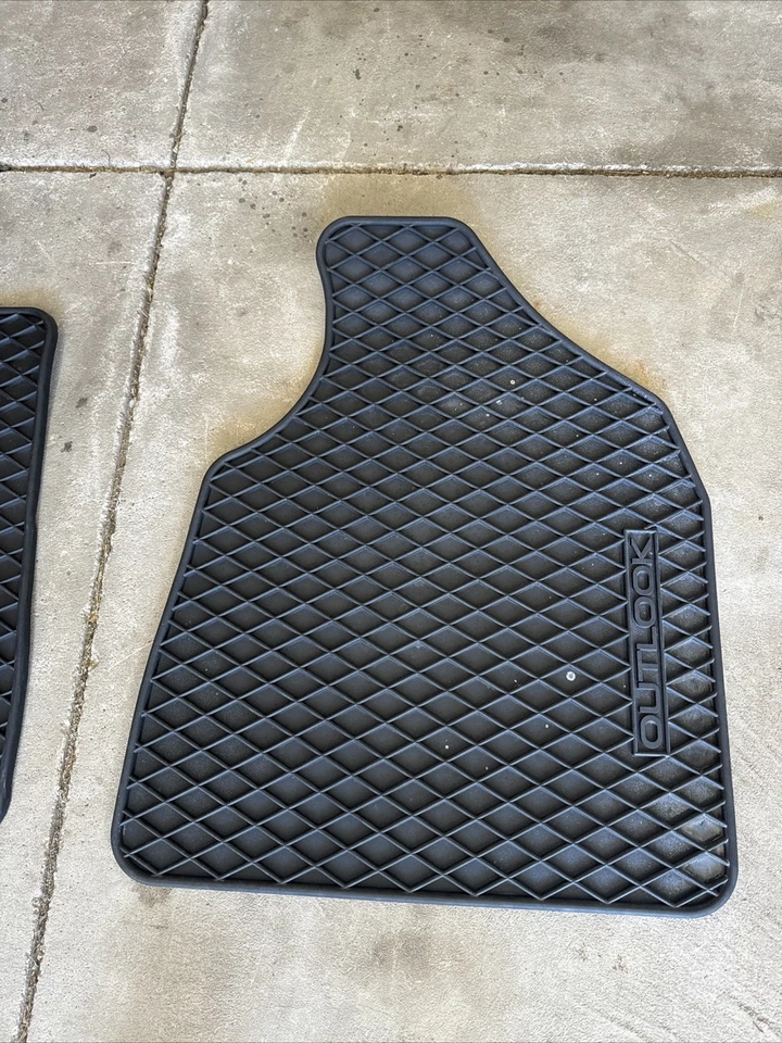 Alfombrillas para Asiento Delantero Saturn Outlook 2006-2010 ~ Par ~ Negro ~ Goma ~ OEM Foto 2 de 4