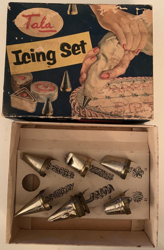 Vintage Tala Icing Set #1703 -TIPS ONLY with Box-No Bag - see photos for content