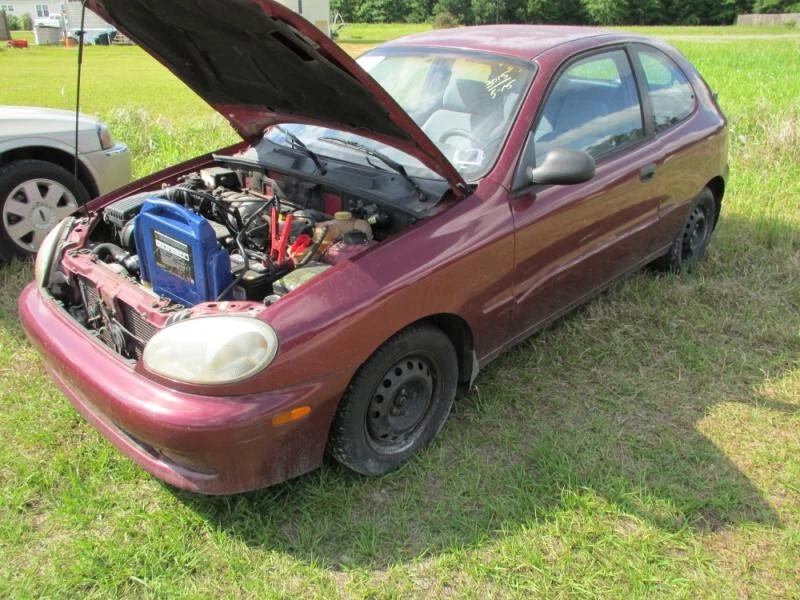 Right Rear Quarter Glass OEM 1998 1999 2000 2001 2002 Daewoo Lanos 2DR - Image 2 of 4