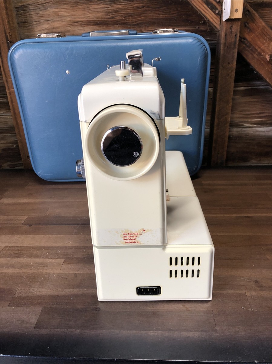 VINTAGE NECCHI SEWING MACHINE MODEL 535FA | eBay
