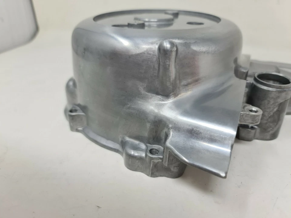 CARTER MOTORE COPERCHIO YAMAHA XS500 TX500 CRANKCASE COVER NEW 1H2-15411-00 - Immagine 4 di 4