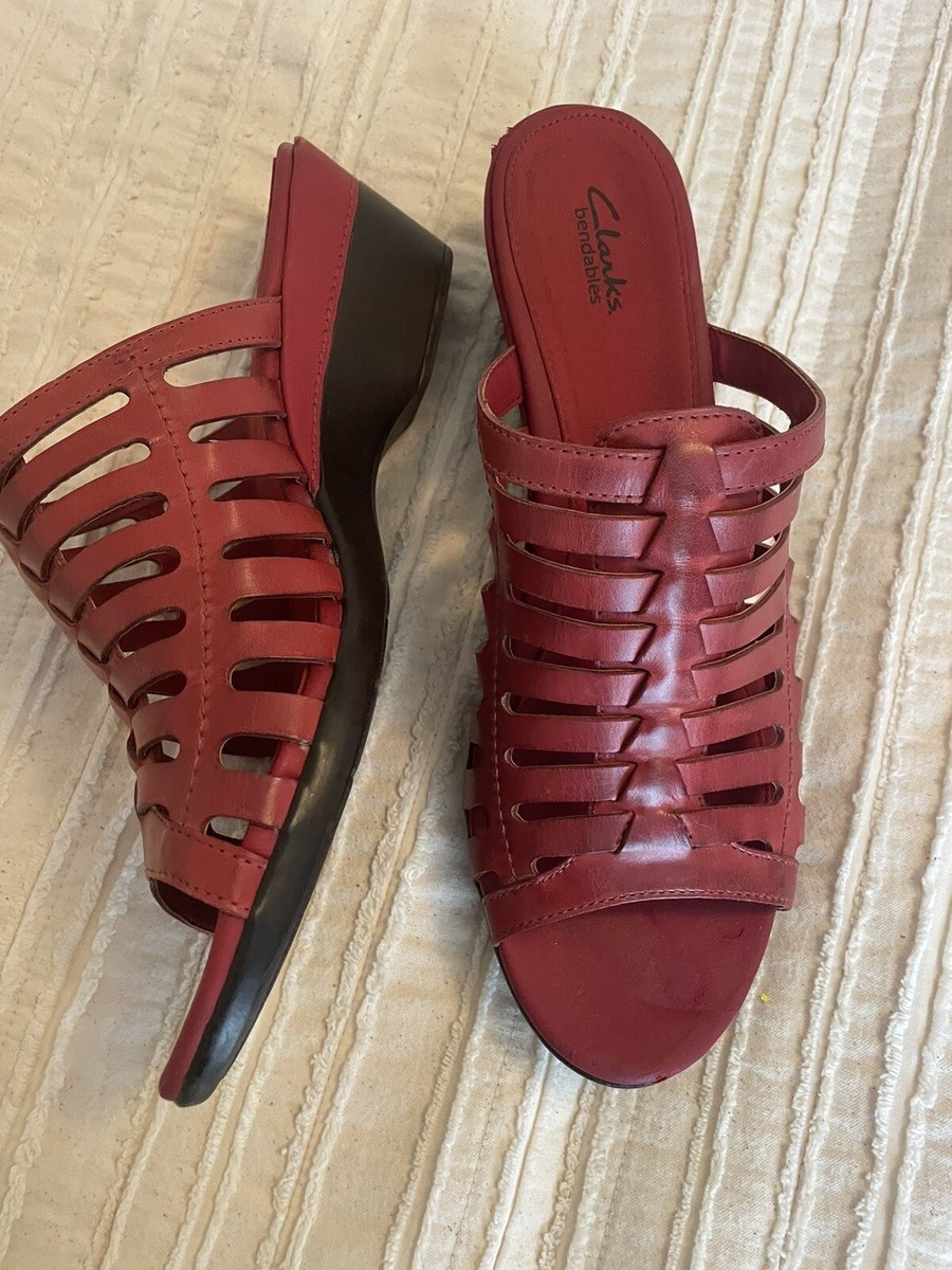 CLARKS BENDABLES SANDALS WOMENS SIZE 12N RED LEATHER SLIDES LOW
