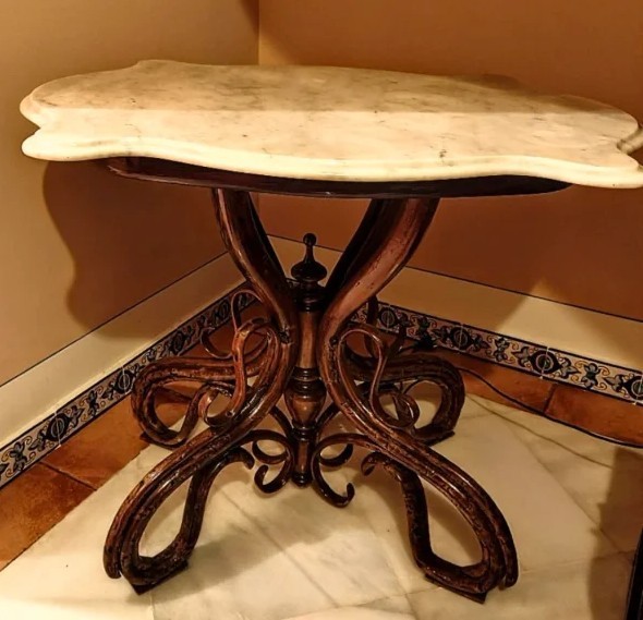 Äußerst seltener Salon Tisch von Thonet Nr. 21 Bugholz  gebogen ca. 1890