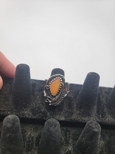 Vintage Orange Stone Southwestern Style Ring Feather Silver Tone
