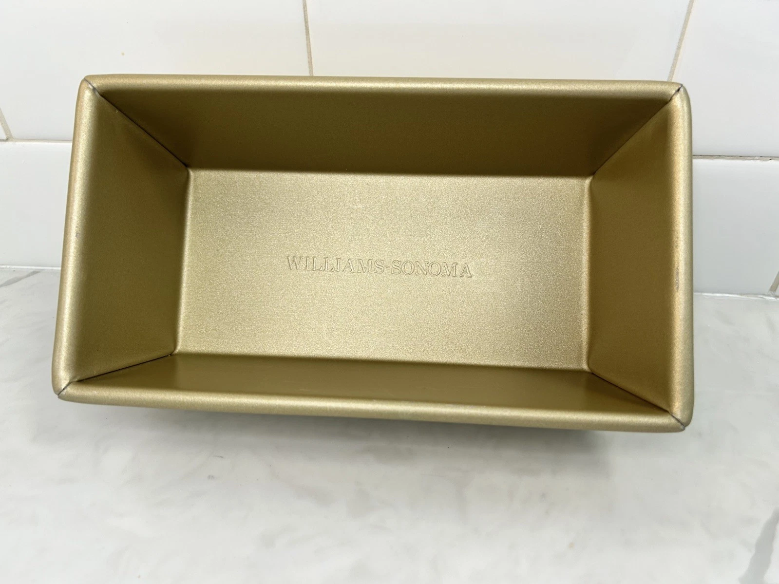 Williams Sonoma Gold-Touch Pro Nonstick Bread Loaf Pan 1 1/2lb Loaf
Opens in a new window or tab