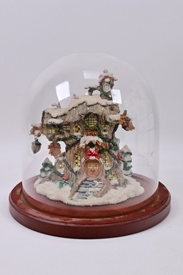 Charming Tails Great Oak Town Hall Lighted Figurine in Dome on Wood Base Signed