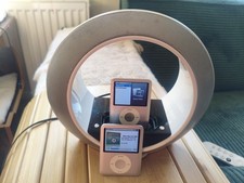 2 x Apple iPOD Classic + 1 x  JBL Soundbox Dockingstation für Apple Ipod Weiß