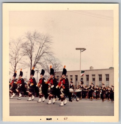 Vtg Color Snapshot Notre Dame Band Marching In St Patrick's Day Parade 1967