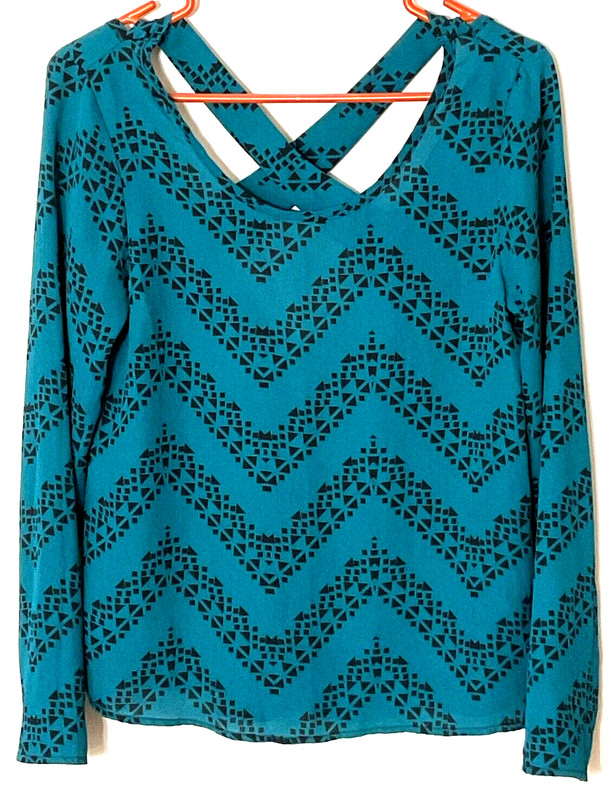 CHARLOTTE RUSSE Women’s Blouse Criss Cross Back GREEN/BLACK Size S
