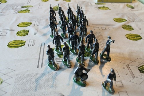 LOT DE 4 Soldats Marin Quiralu ?? Aludo ?? EUR 10,00 - FR LOT DE 4 Soldats Marin Quiralu ?? Aludo ?? EUR 10,00 - FR