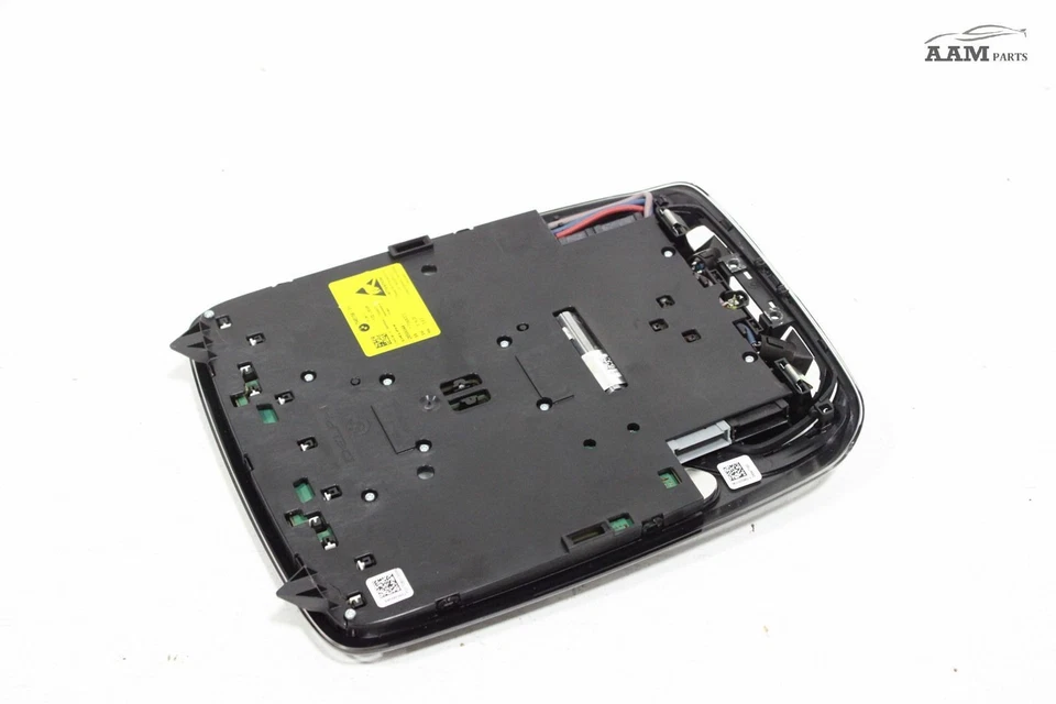 2017-2020 BMW 530I G30 FRONT ROOF OVERHEAD CONSOLE DOME LIGHT LAMP SWITCH OEM - Image 4 of 4