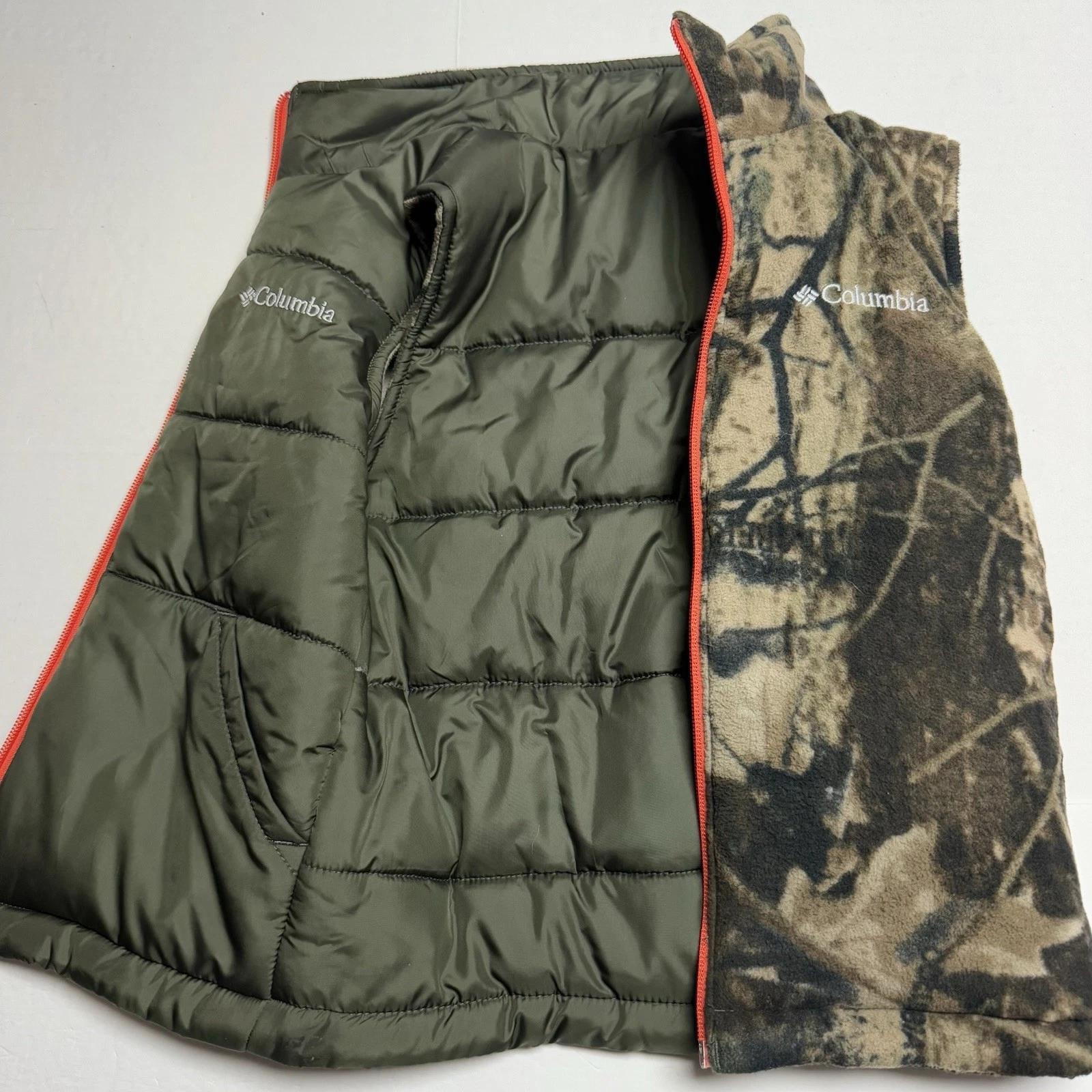 Columbia Reversible Fleece Lined/ Puffer Vest Green, Camo Size: XS (6-7 Years)