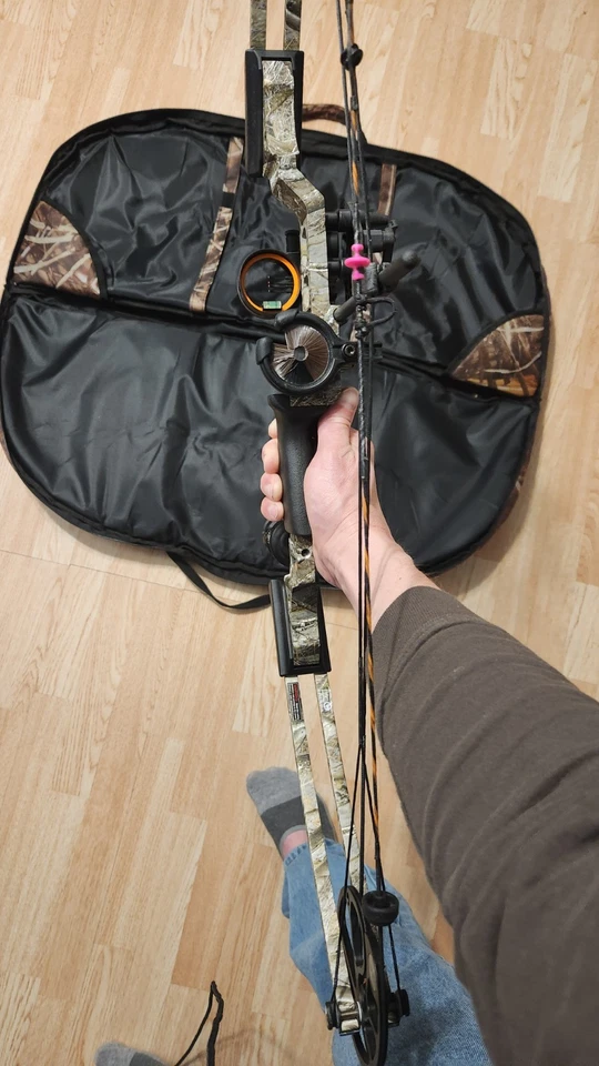 Mission Menace by Mathews Bow W/Arrows,Case,Release. Ready To Hunt/Shoot - Image 3 of 4