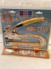 We R Memory Keepers Crop-A-Dile II Big Bite Hole Punch Eyelet Snap Setter