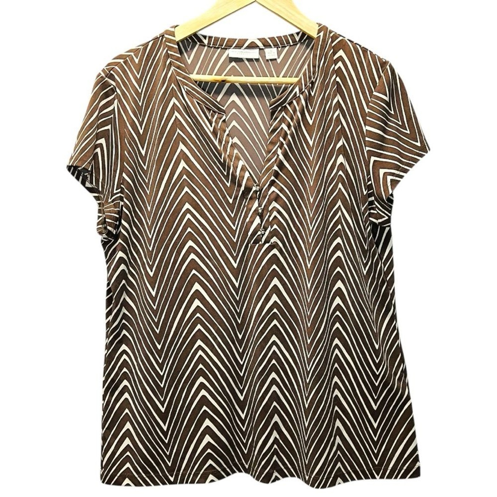New York & Company Women’s Top Size XL Brown Ivory Chevron Blouse