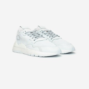 triple white adidas shoes