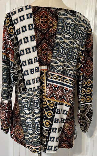 New Directions Petite PXL Top Boho Elasticizzato Metallo Occhiello Scollo a V Raccolto LS - Foto 5 di 6