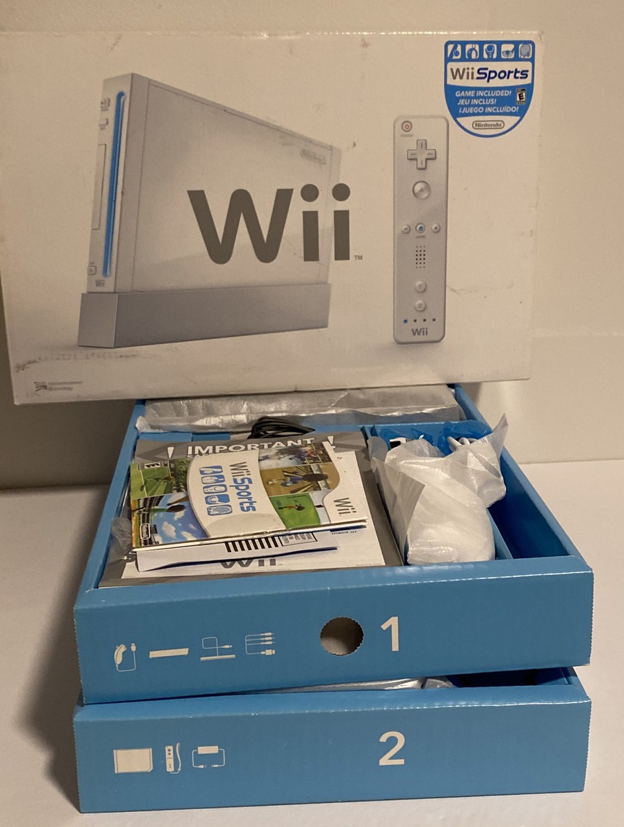 White Nintendo Wii Video Game Console -Wii Sports Bundle