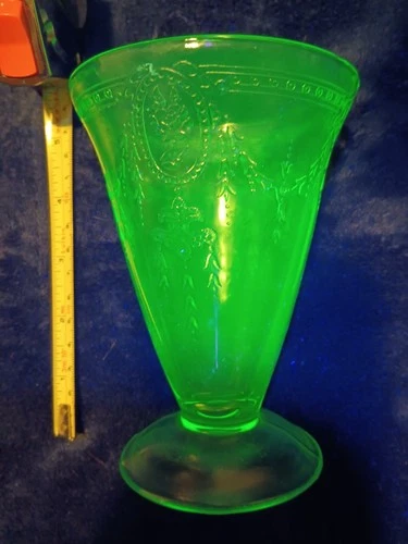Depression Glass Green Belmont ROSE CAMEO Footed Tumbler Uranium Glow 1 Glass
