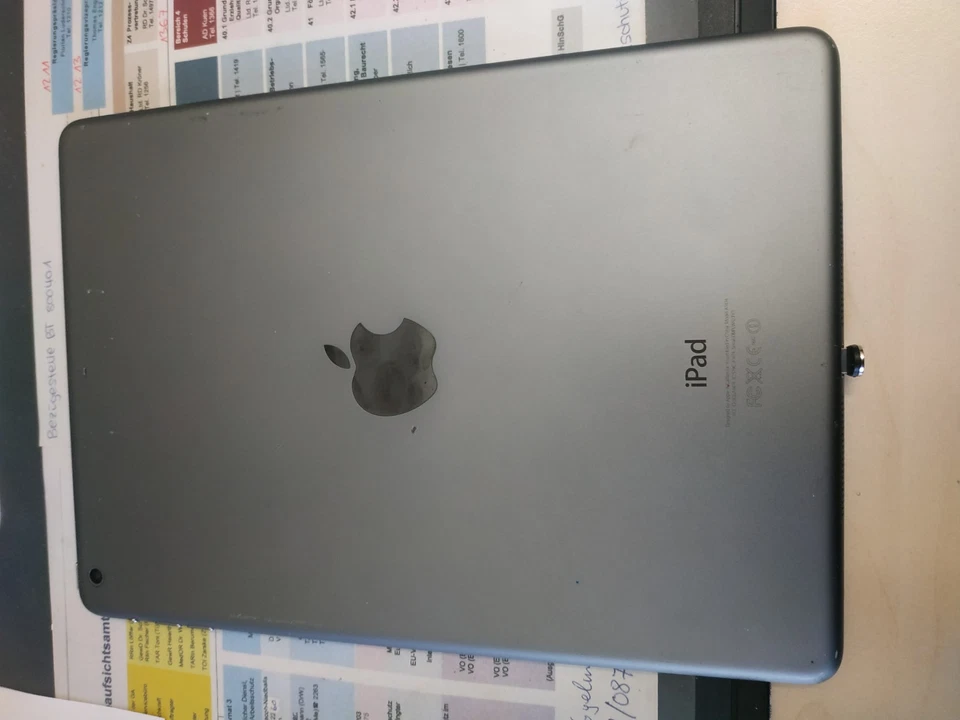 Apple ipad AIR1 / 1474 - Bild 2 von 3