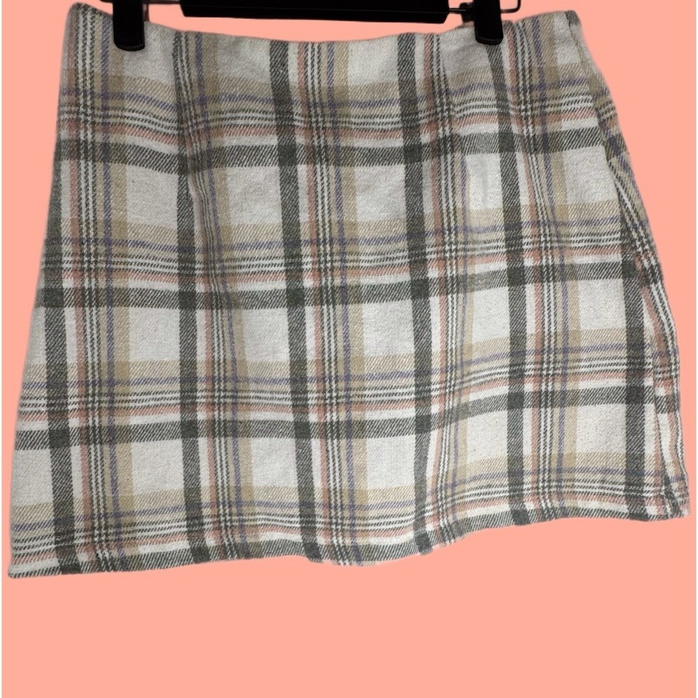 HYFVE Plaid Mini Skirt with Soft Brushed Texture in Neutral Checkered Pattern